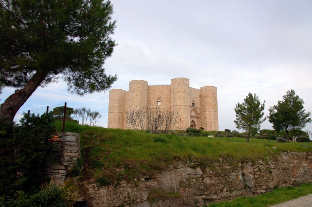 19 Castel del Monte.JPG